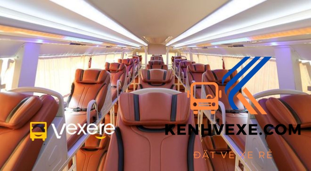 Nội thất sang trọng bên trong xe Limousine giường đôi Tân Niên