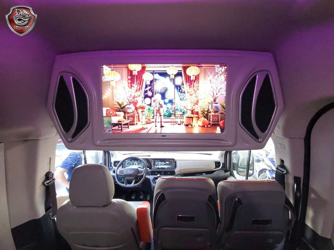 Màn hình LED giải trí trên xe Ba Đời