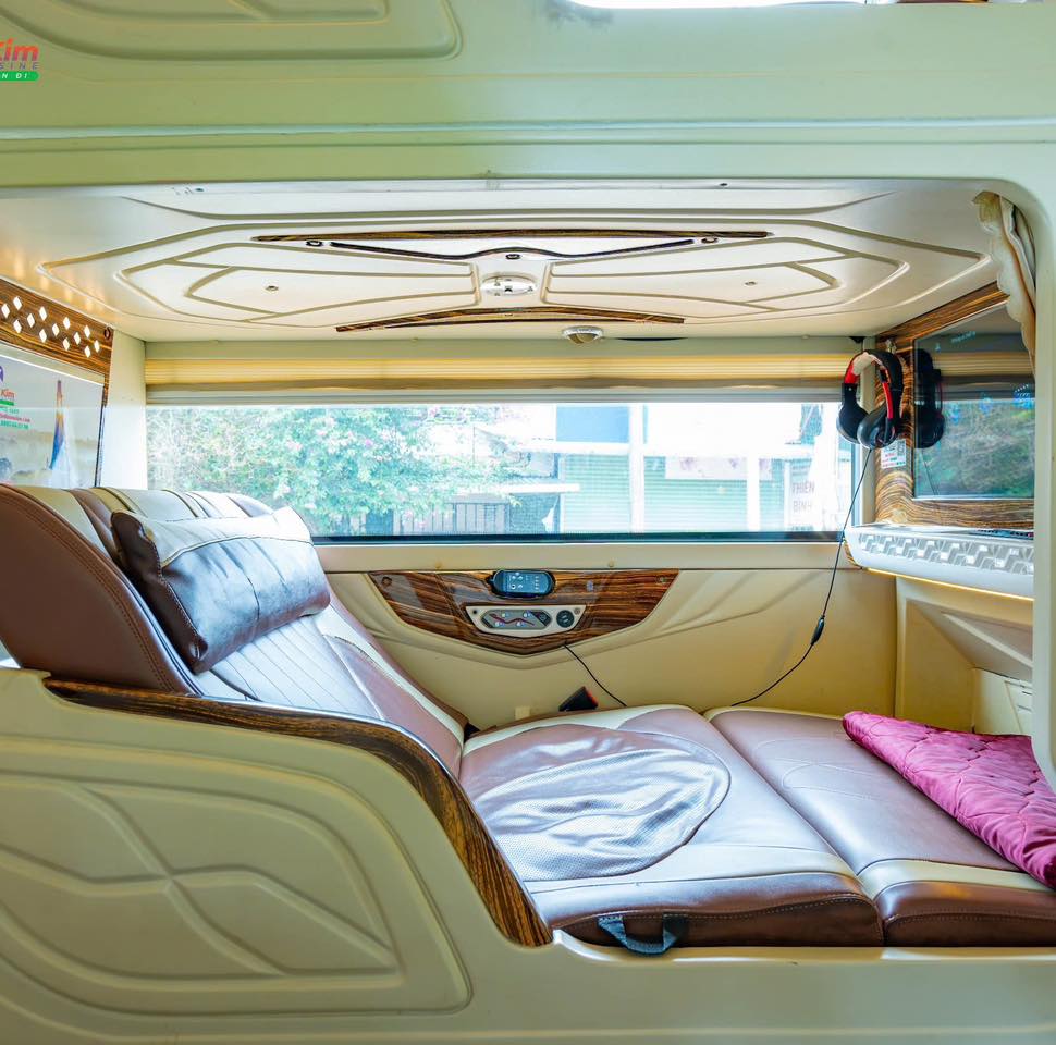 Nội thất sang trọng xe Nguyễn Kim giường đôi