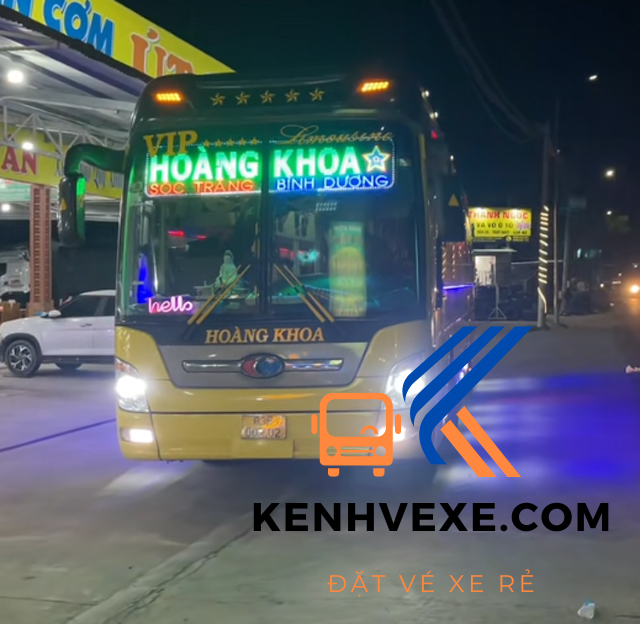 Xe giường nằm Hoàng Khoa đậu tại Sóc Trăng chuẩn bị xuất bến