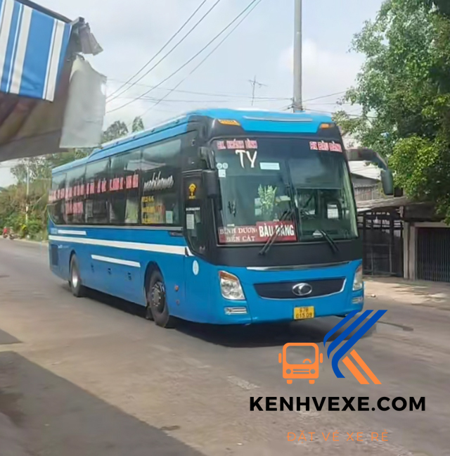 Hình ảnh ngoại thất và nội thất xe giường nằm chất lượng cao của nhà xe Ty Ty