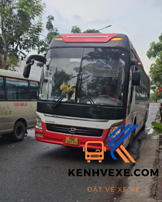 Xe giường nằm Vạn Lợi tuyến Hậu Giang Sài Gòn tại bến xe Vị Thanh